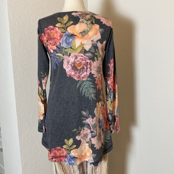 Soft Surroundings floral tunic - Picture 5 of 8